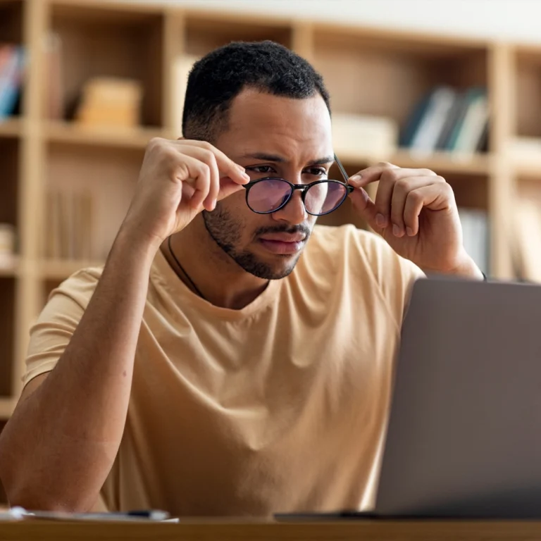 Senior man experiencing severe brain fog and mental fatigue